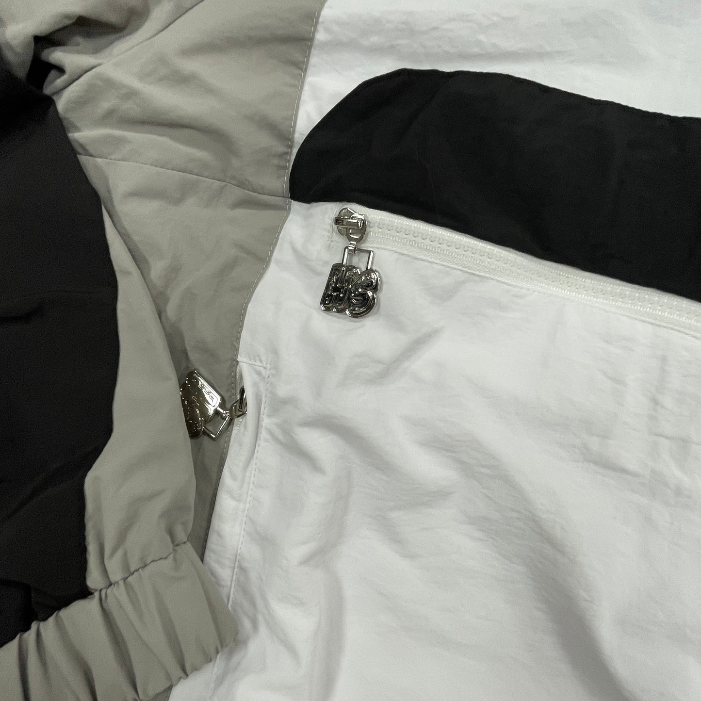 Retro Windbreaker Jacket - Black